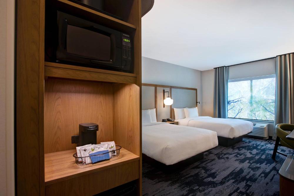Guest room, 2 Queen interior